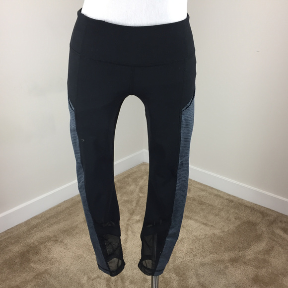 Zella S Black Gray Capri Legging Live IN Pockets - Picture 1 of 6